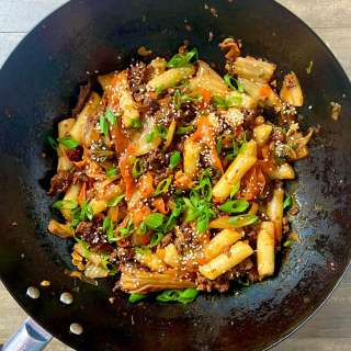 Korean Beef and Rice Cakes (Tteokbokki)