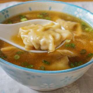 Pancit Molo (Filipino Pork and Shrimp Dumpling Soup)