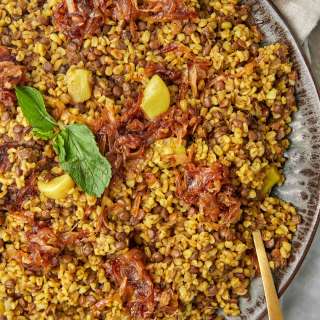 Mujaddarat Bulgur (Vegan Lentil Pilaf)
