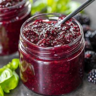 Blackberry Jam Recipe (Only 2 Ingredients)
