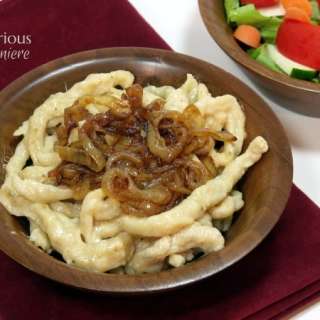 Kasespatzle (Cheese Spatzle)