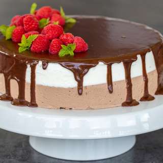 Bird's Milk Cake Recipe (Ptichye Moloko)