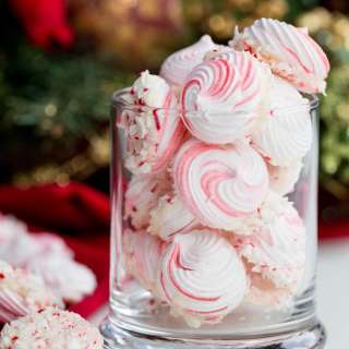Peppermint Meringue Cookies