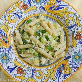 Pasta con zucchine e ricotta (Pasta with Zucchini and Ricotta)