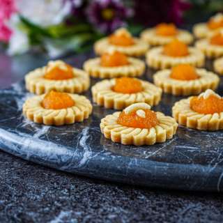 Kuih Tart (Pineapple Tarts)