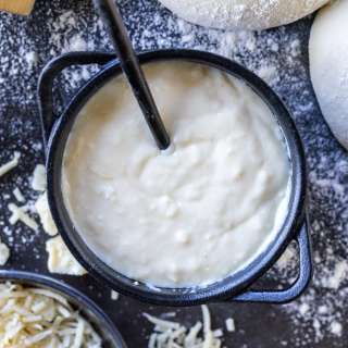 Alfredo Pizza Sauce (White Sauce)
