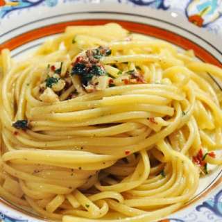 Linguine con alici (Linguini with Anchovies)