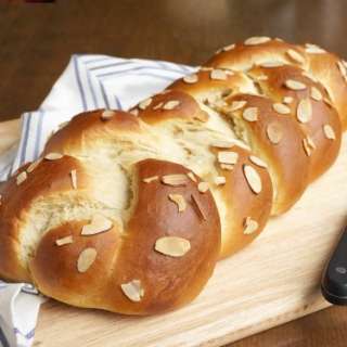 Pulla (Finnish Cardamom Bread)