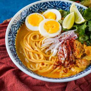 Ohn No Khao Swè (Burmese Chicken Coconut Noodle Soup)
