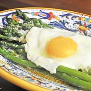 Asparagi alla milanese (Milanese-Style Asparagus)