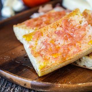 Pa amb Tomàquet (Catalan Bread with Tomato)