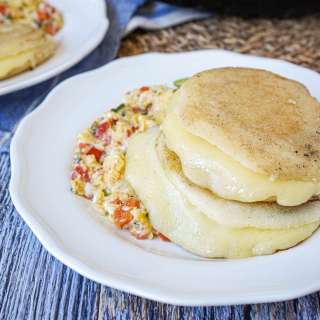 Arepas Rellenas de Queso (Cheese Stuffed Corn Cakes)