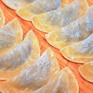 Mezzelune al brasato (Half-moon Ravioli Stuffed with Braised Beef)
