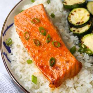 Easy 15-min. Sriracha Mayo Salmon