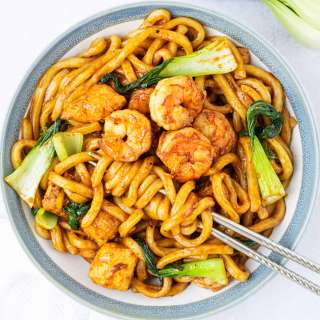 Easy 15-min. Garlic Shrimp Udon Noodles