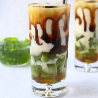 Easy 10-min. Brown Sugar Pandan Jelly Milk