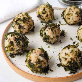 Easy 10-min. Korean Rice Balls (Jumeokbap)