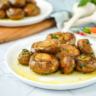 Champiñones al Ajillo (Spanish Garlic Mushrooms)