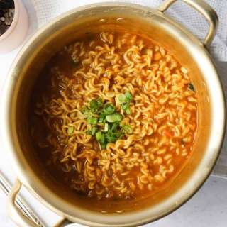 Quick 5-min. Curry Ramen Hack