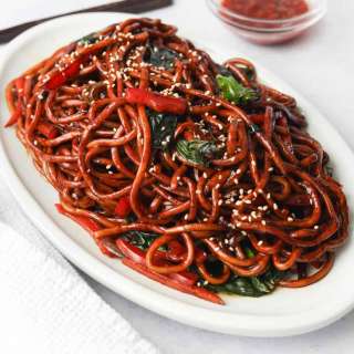 Easy & Quick Spicy Vegetable Lo Mein