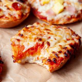 Air Fryer Bagel Bites