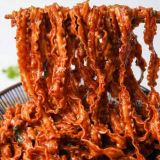 10-min. Easy Spicy Peanut Noodles