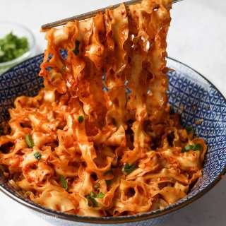 Easy 10-min. Garlic Chili Oil Noodles