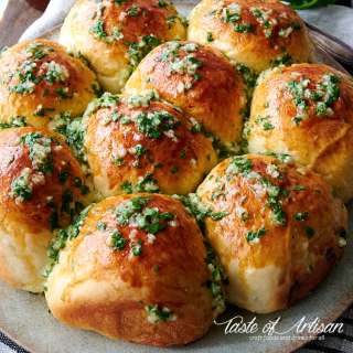 Ukrainian Pull-Apart Garlic Rolls (Pumpushki)
