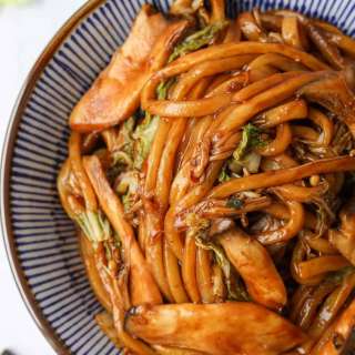 Quick & Easy Mushroom Udon Stir Fry