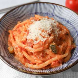 Quick & Easy Creamy Rose Bacon Udon