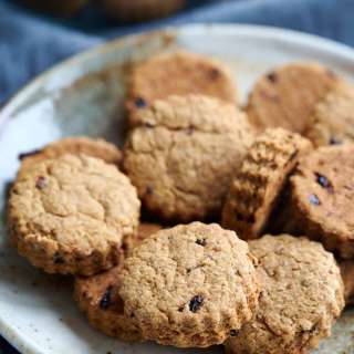 Crispy, Crunchy Oat Flour Cookies