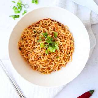 5-min. Easy Garlic Chili Oil Ramen