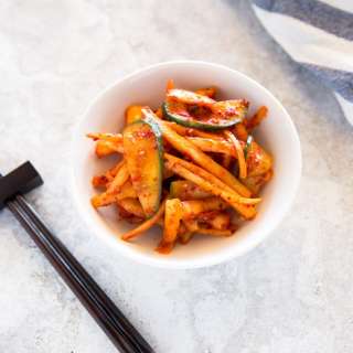 Spicy Bellflower Root Salad
