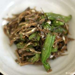 Pan Fried Korean Anchovies (Myulchi Bokkeum)