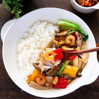Mushroom Rice Bowl (Beoseot Deopbap)