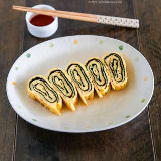 Rolled Seaweed and Egg Omelette