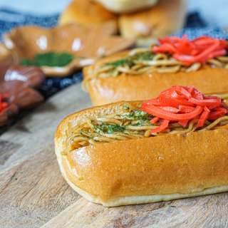 Yakisoba Pan (Japanese Yakisoba Bread)