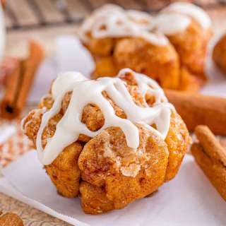 Cinnamon Roll Monkey Bread Muffins
