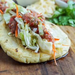 Pupusas de Queso (Salvadoran Cheese-Stuffed Tortillas)