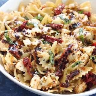 Caprese Pasta Salad with Sun-dried Tomatoes