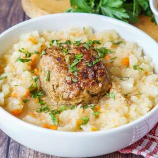 Hutspot met Gehaktballen (Dutch Mashed Potatoes and Carrots with Meatballs)