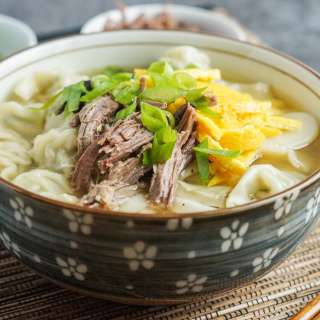 Duk Mandu Guk (Korean Rice Cake and Dumpling Soup)
