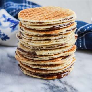 Stroopwafels (Dutch Caramel Waffles Cookies)