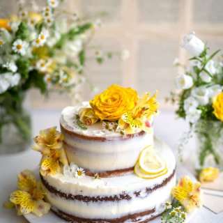 Lemon & elderflower layer cake (top tier)