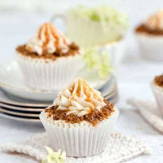 Apple cupcakes with streusel, apple buttercream & caramel