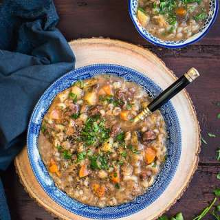 Slow Cooker Beef and Barley Soup