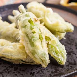 Shishito Tempura (Japanese Fried Shishito Peppers)