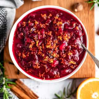 15-Minute Homemade Orange Cranberry Sauce (naturally sweetened!)