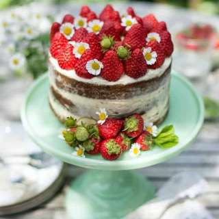 Strawberries and cream naked cake