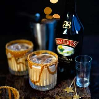 Baileys White Russian cocktail